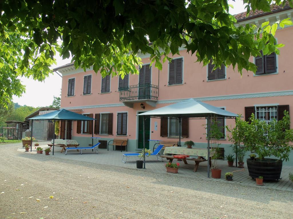 فيلا Casa Dei Ciliegi CastellʼAlfero الغرفة الصورة